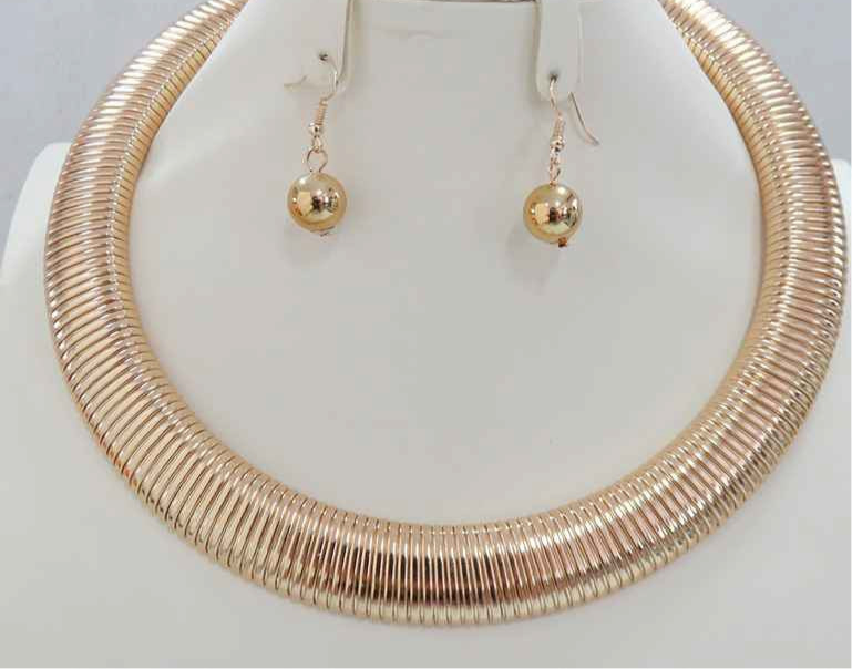 “EnVogue” Gold Omega Collar Necklace Set