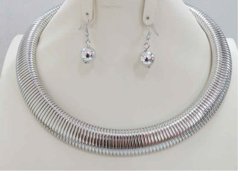 “EnVogue” Silver Omega Collar Necklace Set
