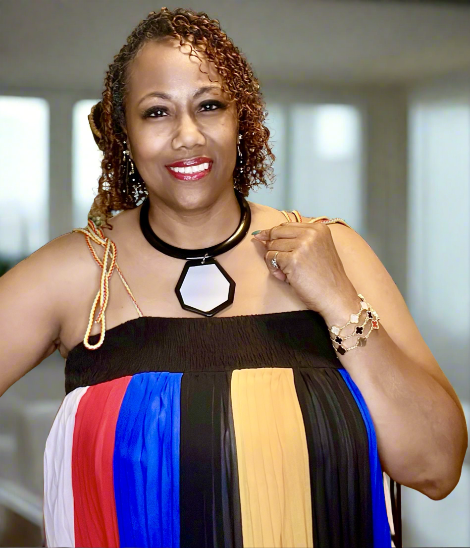 “Fun in the Sun” Black and White Geometric Pendant Choker Necklace Set