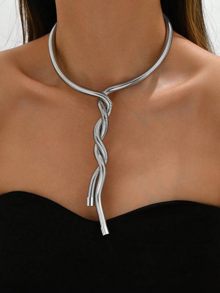 Glamorous Silver Geometric Twist Necklace Set