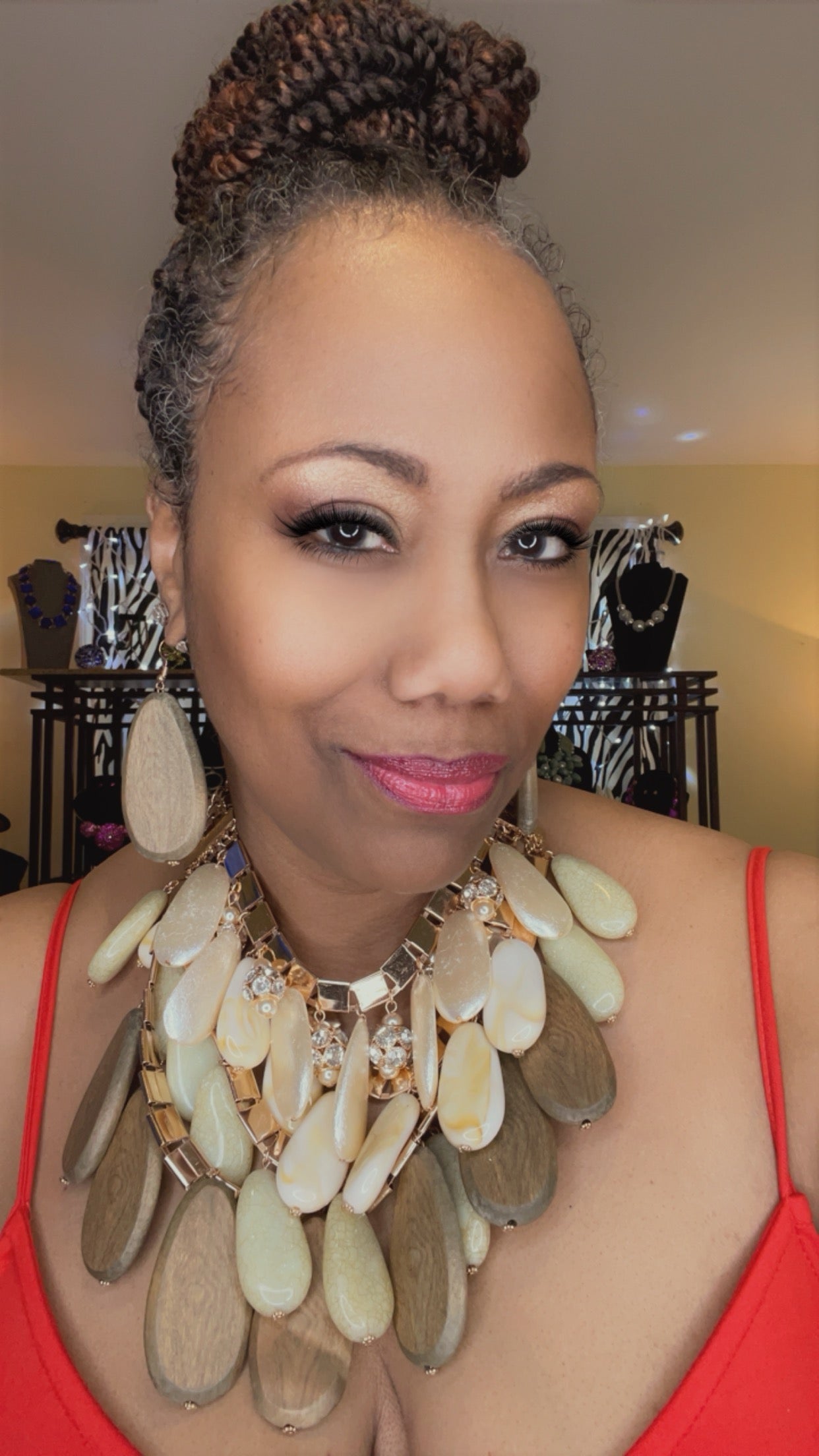 “CHARMING” CHUNKY AGATE STONE AND WOOD STATEMENT NECKLACE SET