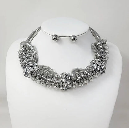 “Halle” Silver Twisted Metal Rhinestone Ball Collar Necklace