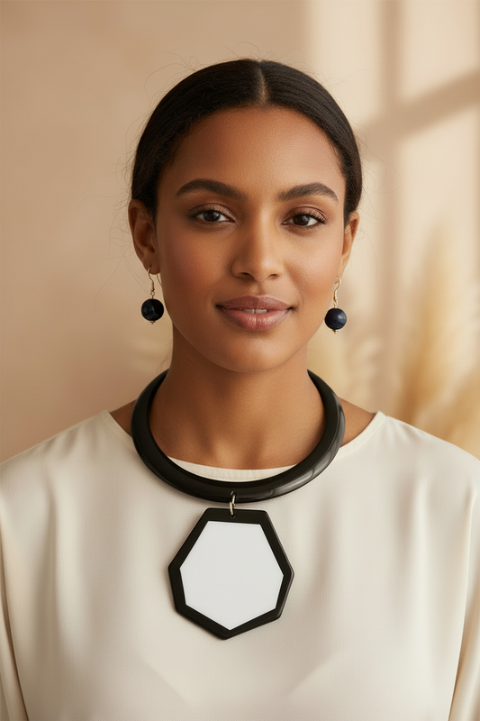“Fun in the Sun” Black and White Geometric Pendant Choker Necklace Set