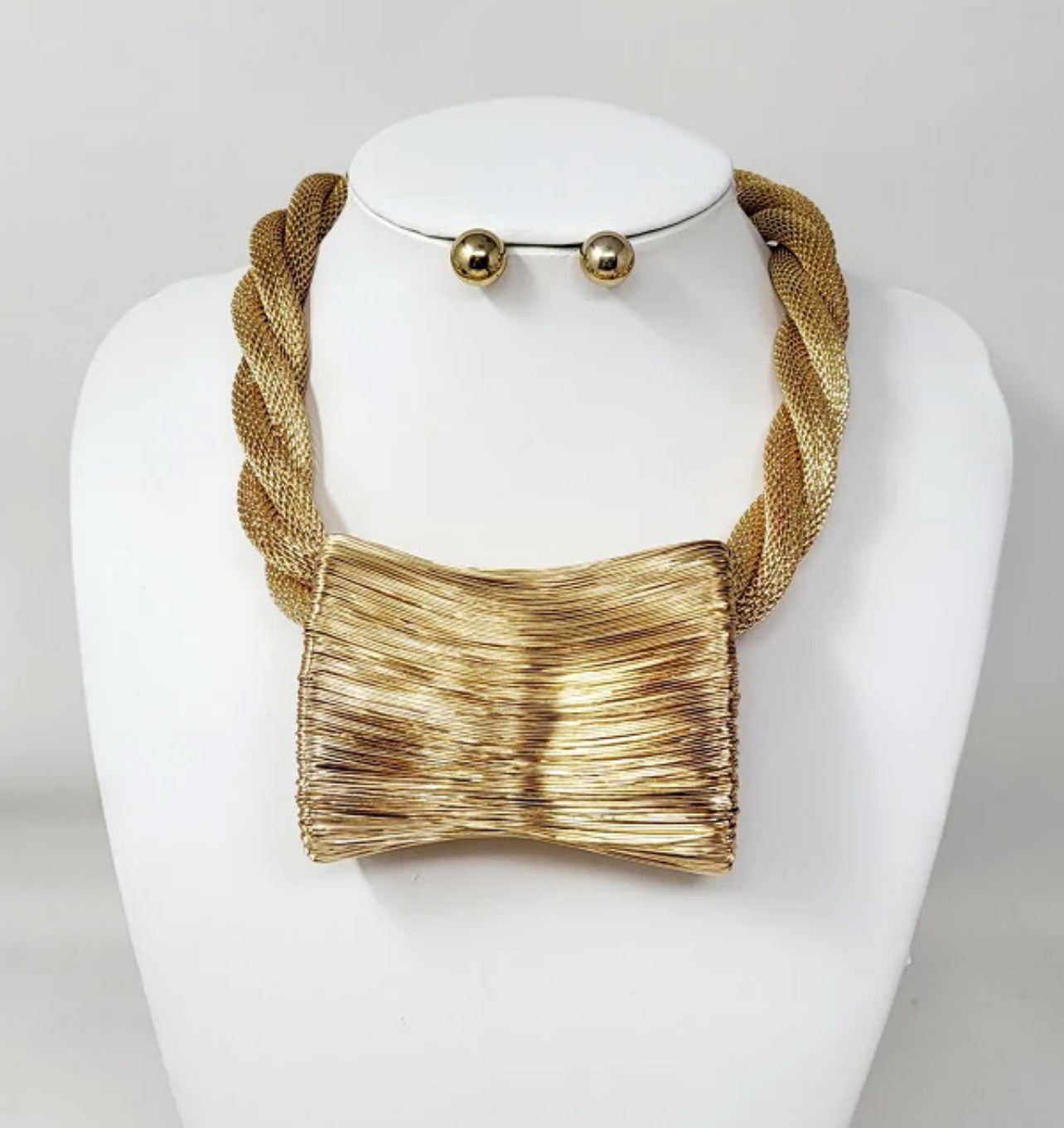 “Wild About Wire” Gold Twisted Mesh Necklace Set with Wire Barrel Pendant