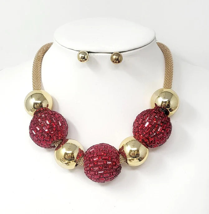 CHUNKY RED MESH WRAPPED STONES AND BALL NECKLACE SET