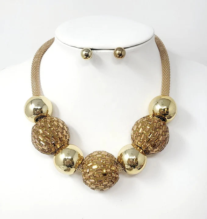 CHUNKY GOLD MESH WRAPPED STONES AND BALL NECKLACE SET