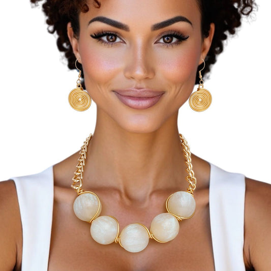 Collar Ivory Galactic Bead Gold Chain Necklace