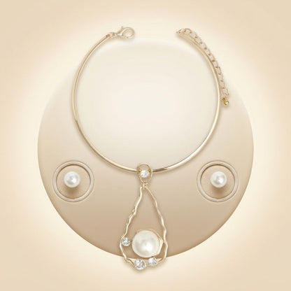 Gold Wavy Teardrop Pearl Pendant Choker Necklace
